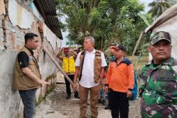 BPBD salurkan selimut dan matras untuk korban gempa di Kolaka Timur