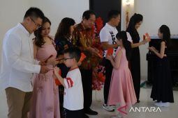 Tradisi Angpau Imlek simbol keberkahan dan harapan di Tahun Baru