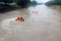 Seorang pria diduga tenggelam di Sungai Jagir Surabaya