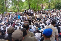 Sempat bersitegang dengan guru honorer anggota DPRD  Sukabumi akhirnya berdamai