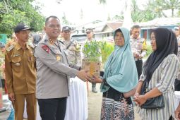 Polres Serdang Bedagai salurkan  2.000 bibit cabai kontribusi pangan