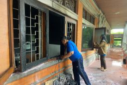 DPRD Bali cek ruang lain usai kebakaran di ruang wartawan