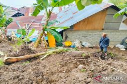 Longsor Ponelo Kepulauan di Gorontalo Utara ancam permukiman warga