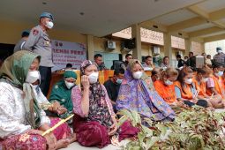 Delapan emak-emak di Lombok terjaring dalam penggerebekan narkoba