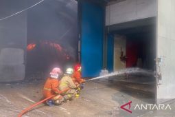 Polri selidiki penyebab kebakaran gudang mainan di Kosambi Tangerang