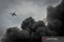 Kebakaran gudang mainan di Tangerang