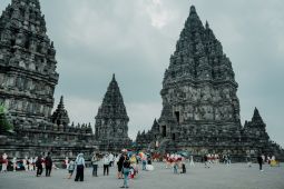 Pengunjung Candi Prambanan membludak! Atraksi langka ini jadi magnet wisatawan