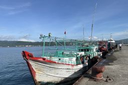 BMKG keluarkan peringatan dini waspada gelombang tinggi empat meter di tujuh perairan Maluku