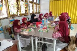 Mataram larang siswa SD-SMP bawa HP ke sekolah
