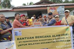 PTPN IV Regional V salurkan bantuan paket pangan untuk warga terdampak banjir