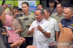 Warga protes pada Menteri Bahlil atas penarikan LPG dari pengecer