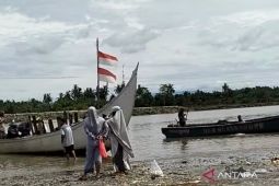 Dua perahu nelayan Mukomuko karam dihantam ombak