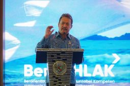 Menteri Trenggono minta program KKP ekonomi biru  diawasi ketat