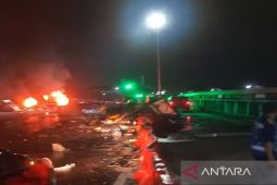 Lise yakin salah satu jenazah tak dikenal adalah suaminya atas dasar plat mobil