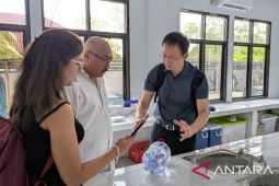 Unpatti kembangkan penyimpanan larva karang pertama di  Indonesia