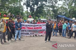 Dinas Perhubungan Sukabumi ultimatum sopir taksi gelap berhenti beroperasi