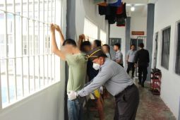 Petugas Rutan Kotabumi temukan benda terlarang saat razia di kamar narapidana