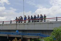 Galeri Foto - Anggota DPRD Banjarbaru kunjungi lokasi terdampak banjir