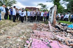 60 rumah rusak akibat angin puting beliung