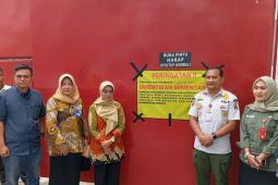 Satpol PP Bojonegoro hentikan operasional pabrik pengolahan tembakau tak berizin