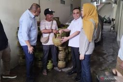Wakil Ketua DPR cek pangkalan LPG 3 kg di Jakarta pastikan tidak ada lagi antrean warga