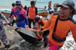 Tim SAR Temukan Wisatawan yang Terseret Ombak di Pangandaran dalam Kondisi Meninggal