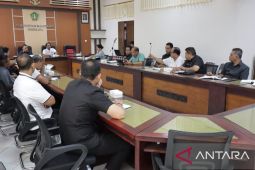 Bupati Jembrana perintahkan gaji honorer segera dibayarkan