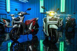 Motor listrik Adora segera "mengaspal" di Indonesia