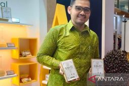 Ini dia  lilin batik berbahan baku kelapa sawit diolah secara berkelanjutan