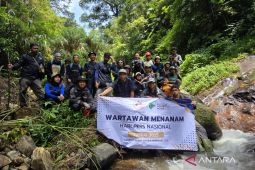 PWI Kudus tanam 200 bibit pohon di Lereng Muria dalam rangka Hari Pers Nasional