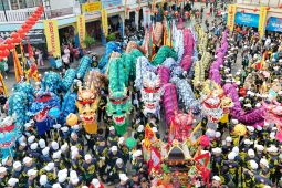 Sembilan replika naga di Singkawang jalani ritual buka mata