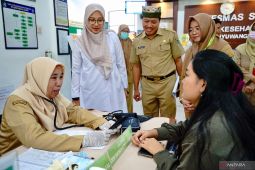 Pemeriksaan kesehatan gratis selaras dengan Mal Orang Sehat Banyuwangi