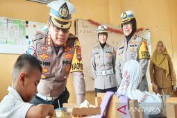 Ditlantas Polda Kalsel edukasi keselamatan berkendara saat makan bergizi gratis