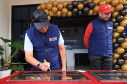 Majukan perekonomian UMKM, Nukman resmikan Gedung PLUT