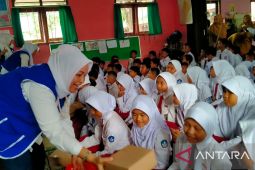 IWAPI Bangka bagikan ratusan paket MBG