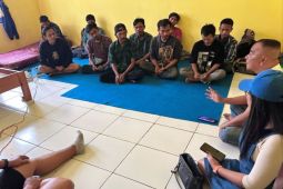 Disnakertrans Kotim bantu pulangkan 11 pekerja asal Karawang