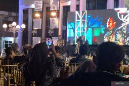 Gubernur Kaltim terpilih nyanyi bareng Inka Christie di Balikpapan