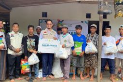 PLN salurkan bantuan untuk korban banjir Kalbar, Warga: 'Sangat Membantu!'