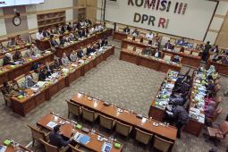 Komisi III rapat  dengan seluruh mitra kerja bahas efisiensi anggaran