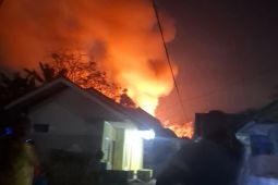 Kebakaran Landa Perkampungan Arjasari, Sejumlah Rumah dan Masjid Terancam