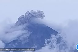 Rabu pagi, Semeru beberapa kali alami erupsi