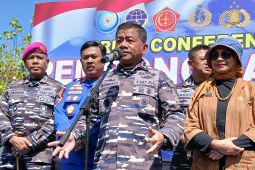 TNI AL selesaikan operasi pembongkaran pagar laut 30 km di Tangerang