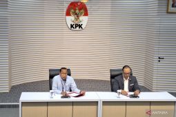 Penyidik KPK tahan tiga mantan direktur PT ASDP Indonesia Ferry