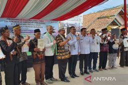 Warga Majalengka akhirnya terima1.600 sertifikat tanah