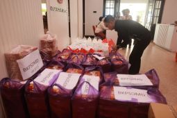SKPD Makassar kumpulkan ribuan nasi kotak bagi warga terdampak banjir