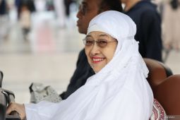 Megawati doakan Indonesia sejahtera saat ziarah makam Nabi SAW
