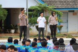 Polisi Bangka Tengah edukasi pelajar tertib lalu lintas