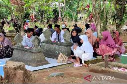 Warga Gunung Sumbing nyadran Nyai Trembes