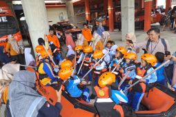 Kantor Pencarian dan Pertolongan Palu edukasi anak-anak tentang tugas SAR