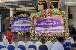 Jenazah Renville Antonio dimakamkan di TPU Keputih Surabaya